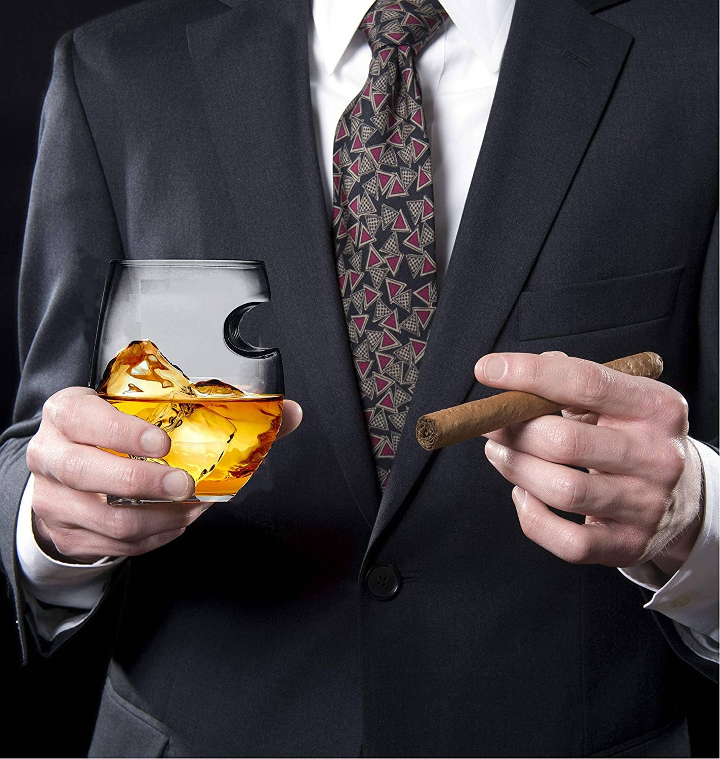 Cigar_holding_whiskey_glasses_7